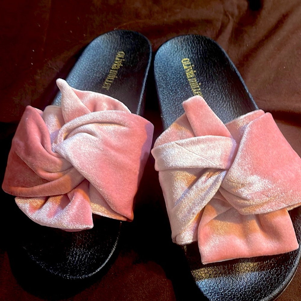 Olivia Miller Layla - Slide Sandal in velvet  fabric size 8 never wore